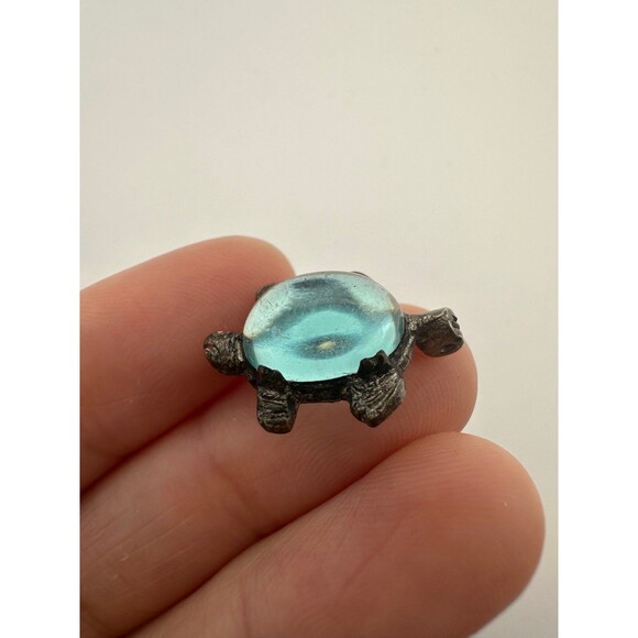Vintage tiny  jelly belly turtle pin - Picture 3 of 5